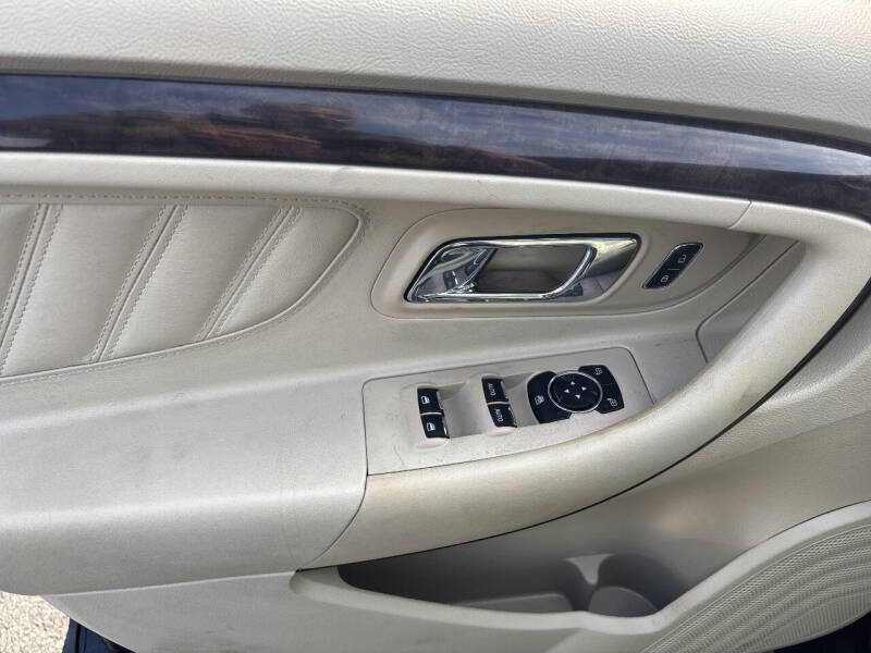2016 Ford Taurus Limited