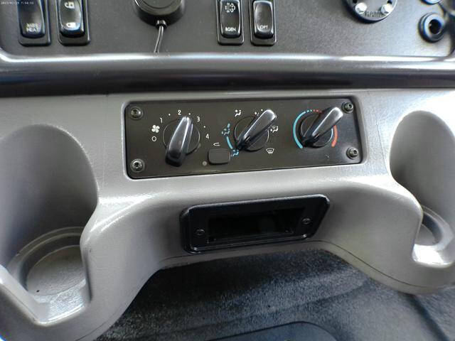 2017 Freightliner M2 106