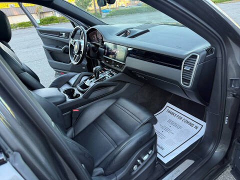 2020 Porsche Cayenne Coupe