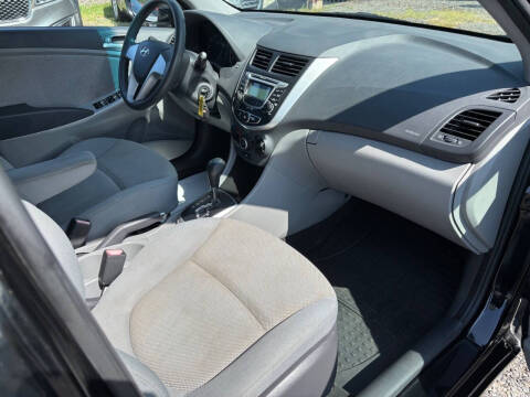 2013 Hyundai Accent GLS