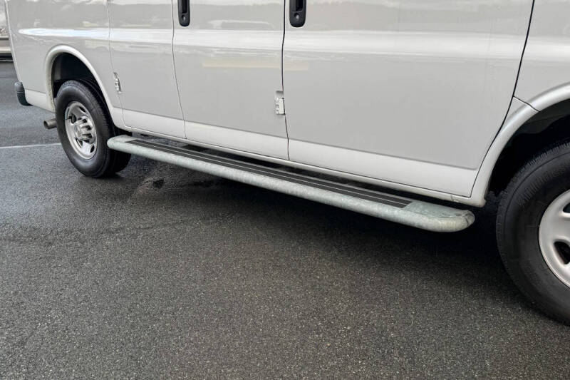 2024 Chevrolet Express 2500