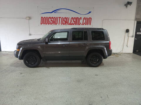 2017 Jeep Patriot for sale at DOUG'S AUTO SALES INC in Pleasant View TN