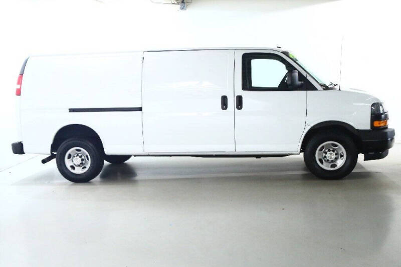 2023 Chevrolet Express 2500