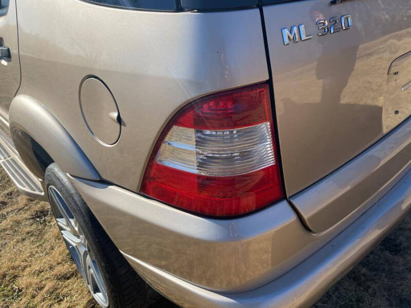 2002 Mercedes-Benz M-Class ML 320