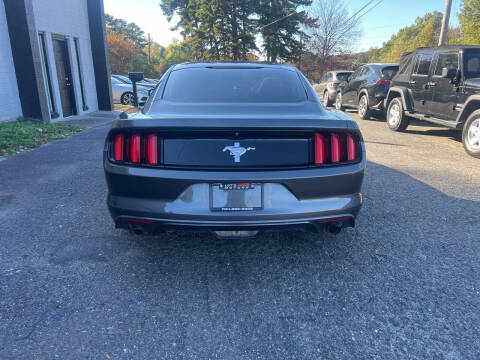 2017 Ford Mustang V6