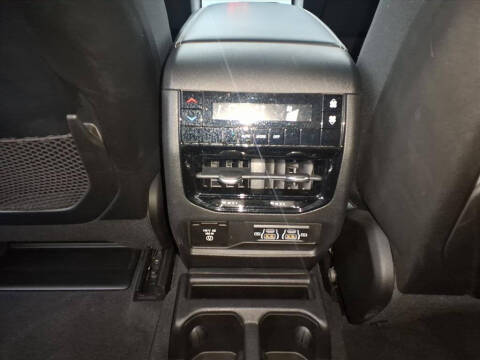 2022 Jeep Grand Cherokee L Laredo