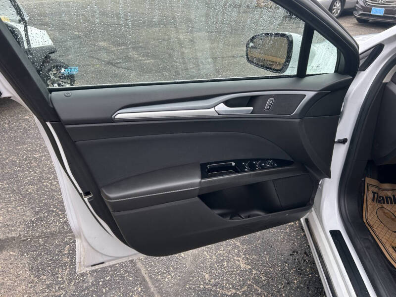 2014 Ford Fusion SE