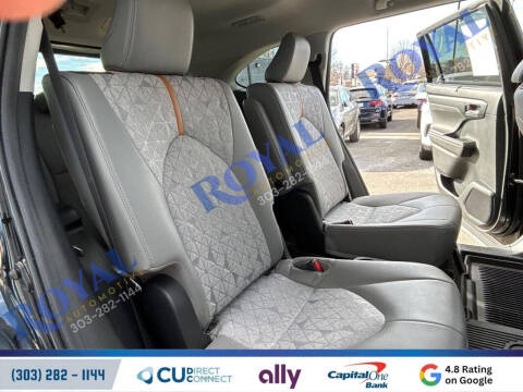 2023 Toyota Highlander Hybrid Bronze Edition