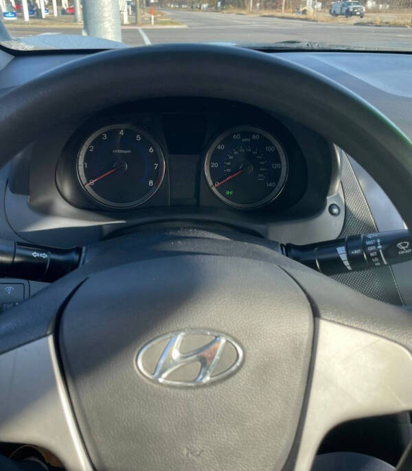 2017 Hyundai Accent Value Edition