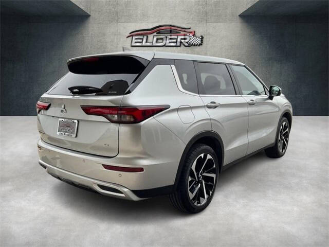 2024 Mitsubishi Outlander SE