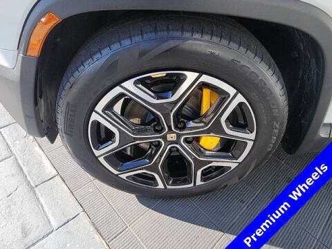 2023 Rivian R1S Adventure