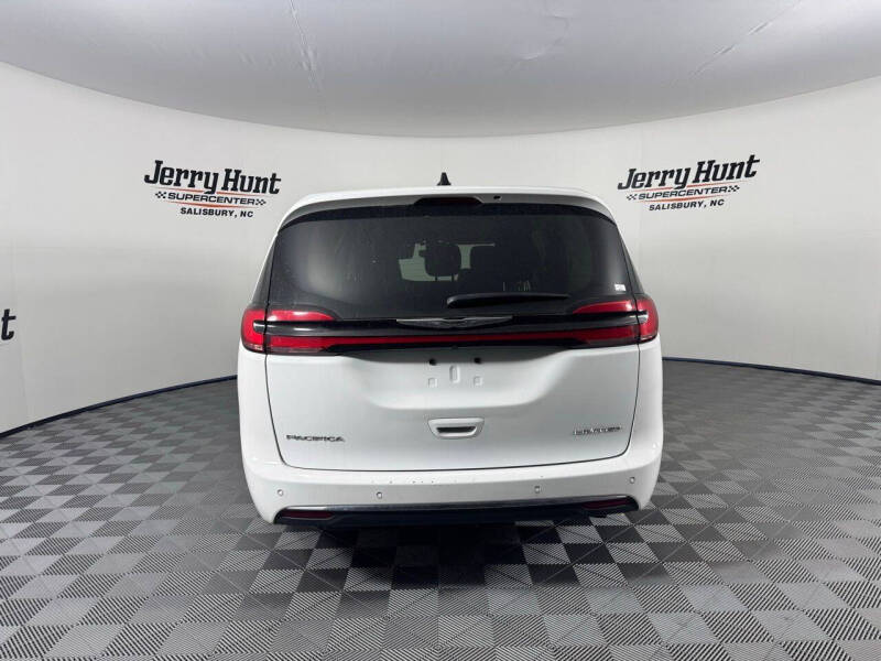 2024 Chrysler Pacifica Limited