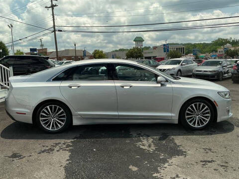 2017 Lincoln MKZ Premiere