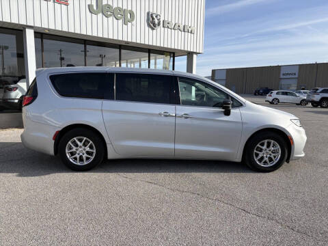 2024 Chrysler Pacifica Touring L