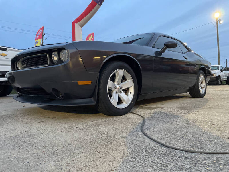 2013 Dodge Challenger SXT Plus