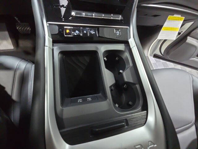 2025 Nissan Armada SV