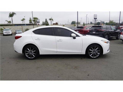 2018 Mazda MAZDA3 Touring