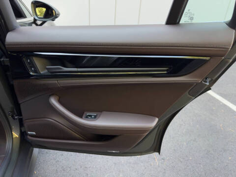 2025 Porsche Panamera 4 E-Hybrid