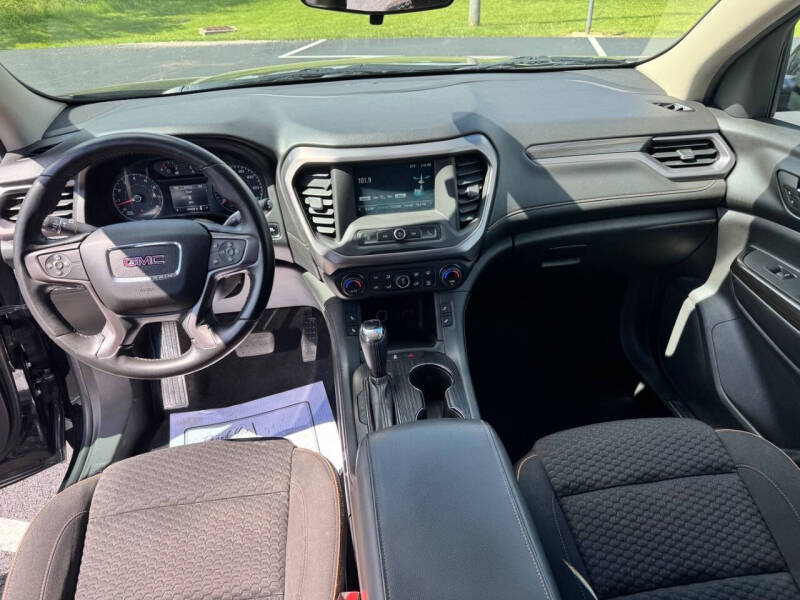 2017 GMC Acadia SLE-2