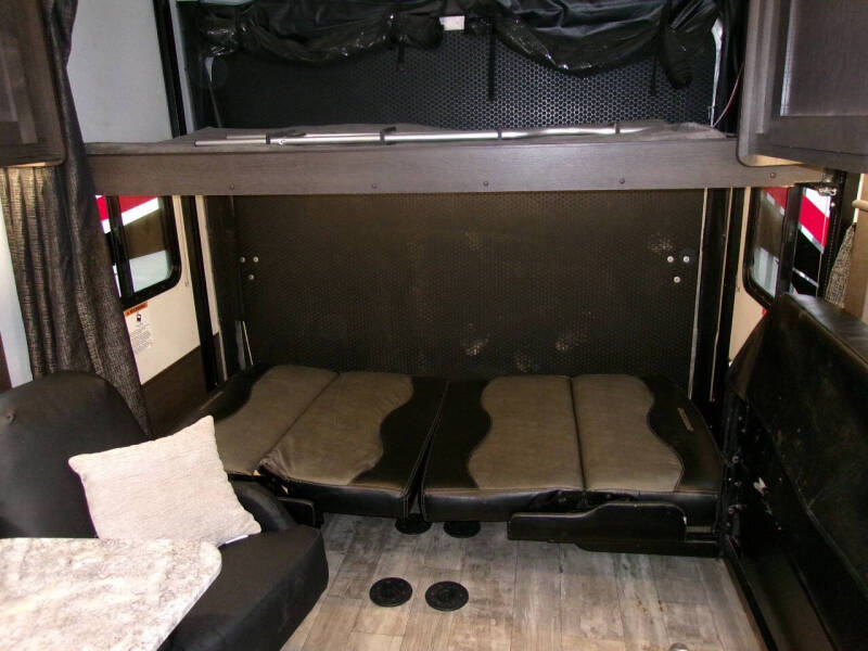 2019 Forest River Shockwave 25rqmx