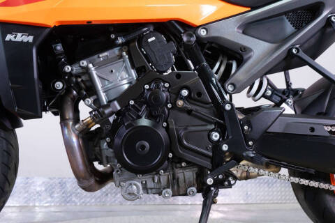 2024 KTM 990 Duke