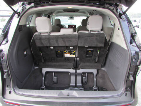 2021 Toyota Sienna LE 8-Passenger
