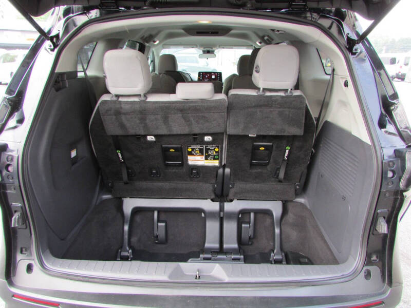 2021 Toyota Sienna LE 8-Passenger