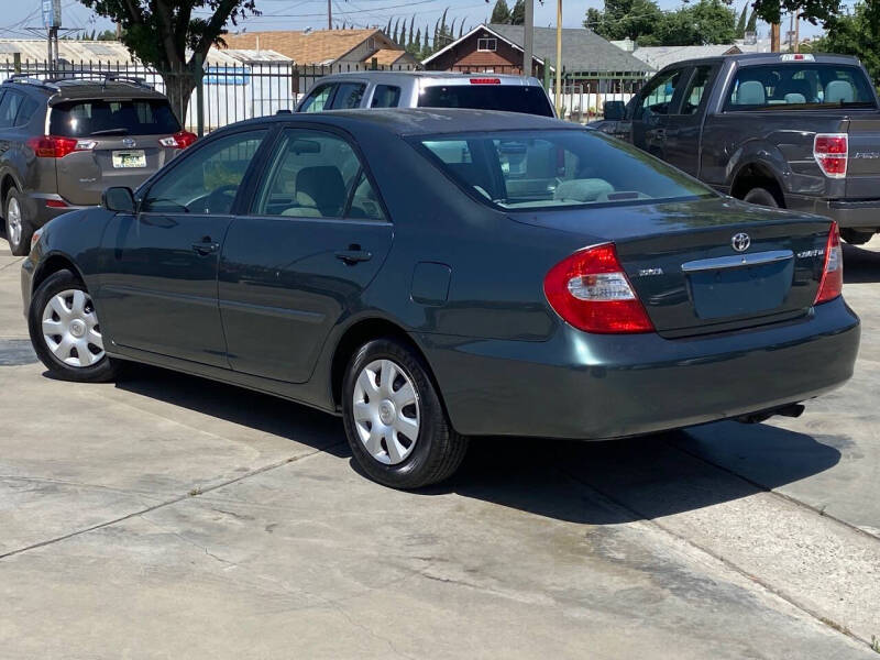 2004 Toyota Camry LE