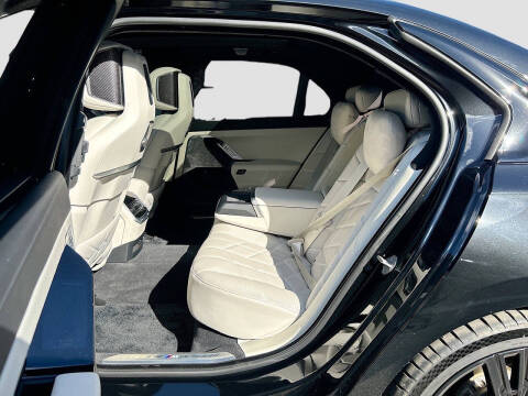 2024 BMW 7 Series 740i