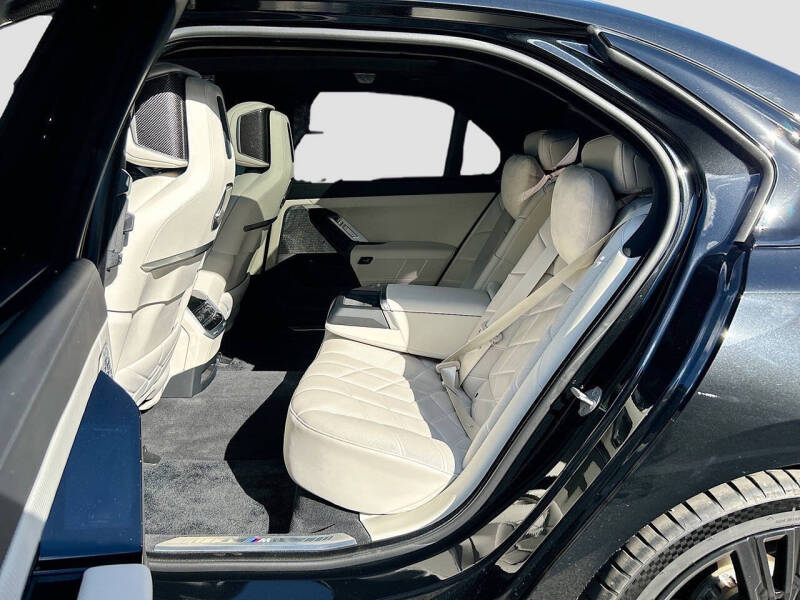 2024 BMW 7 Series 740i