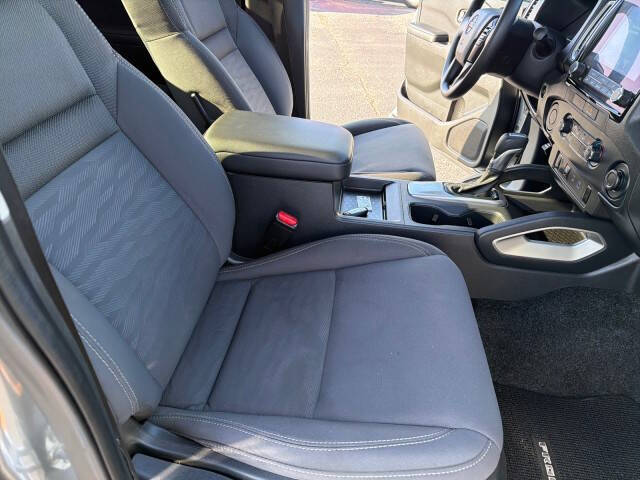 2023 Nissan Frontier SV