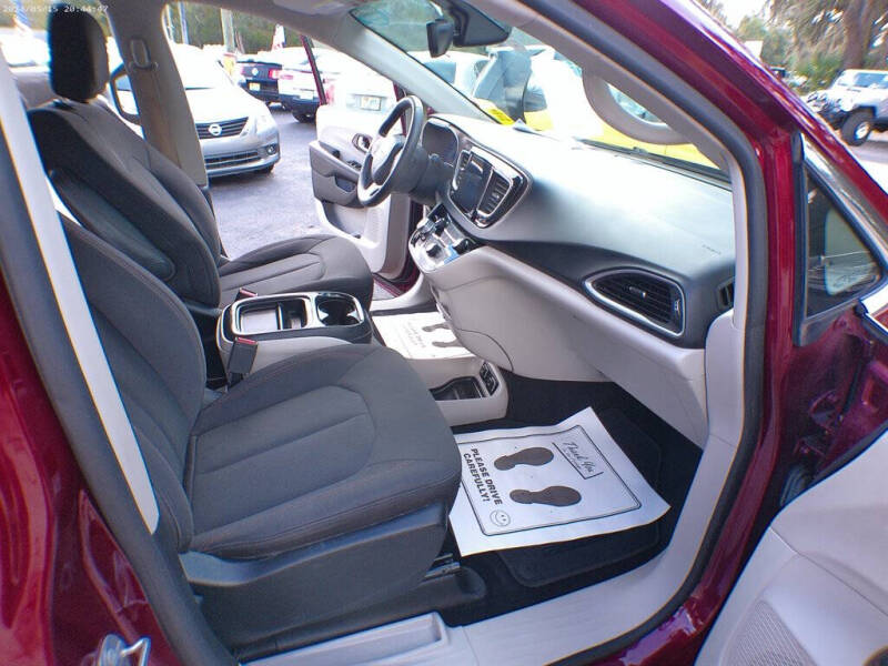 2017 Chrysler Pacifica Touring-L