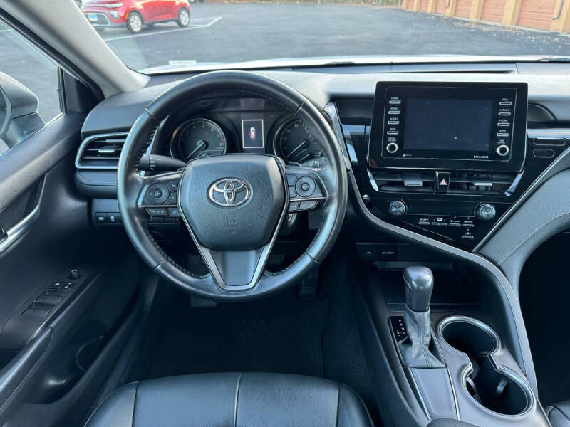 2021 Toyota Camry SE photo 15