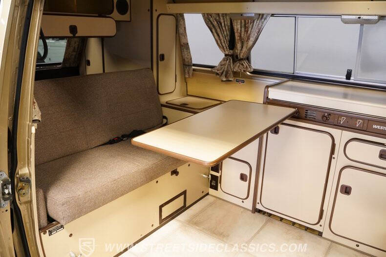 1982 Volkswagen Vanagon Camper
