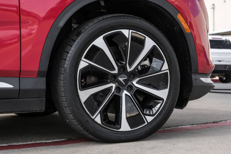 2024 VinFast VF8 Plus