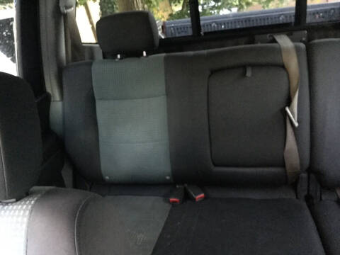 2004 Nissan Titan LE