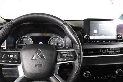 2023 Mitsubishi Outlander ES