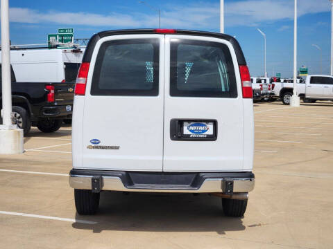 2024 Chevrolet Express 2500