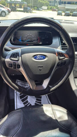 2018 Ford Taurus SEL