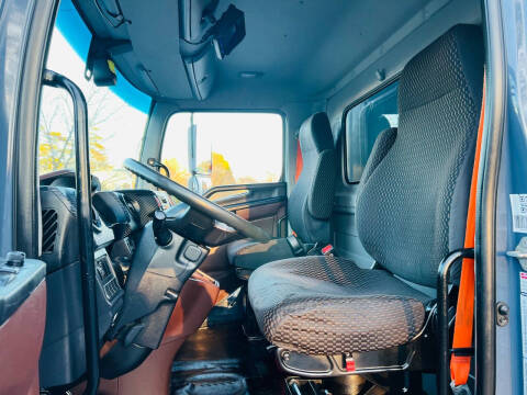 2021 Hino L6