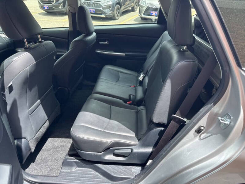 2015 Toyota Prius v Five