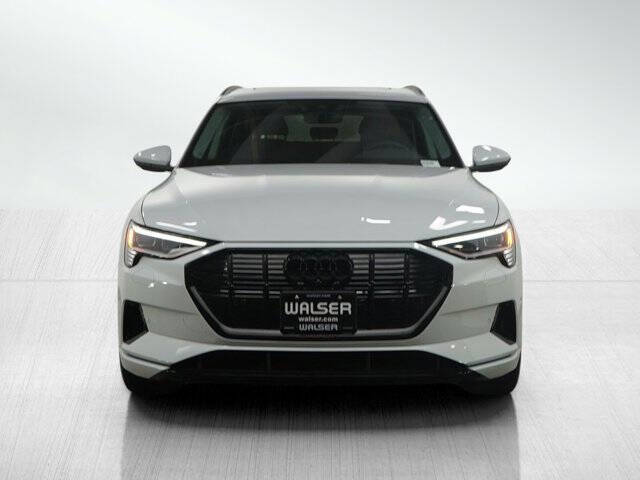 2023 Audi e-tron quattro Premium Plus