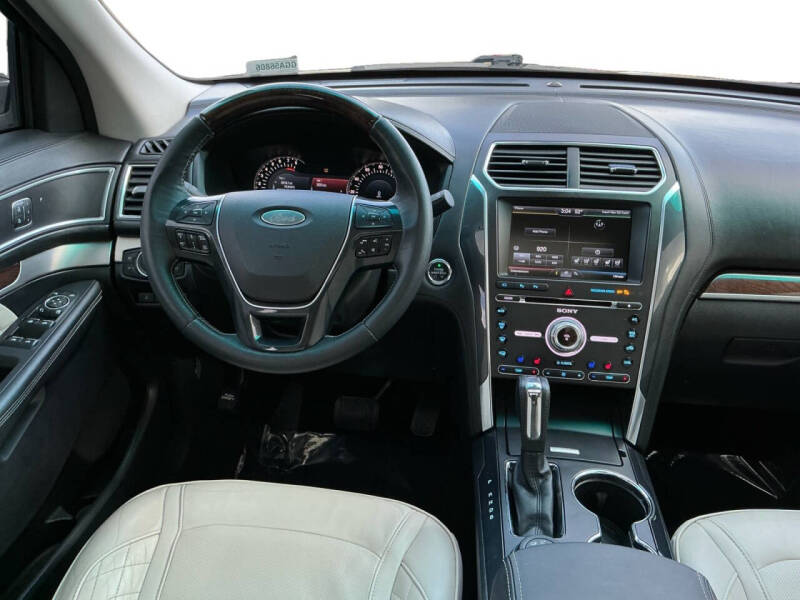 2016 Ford Explorer Platinum