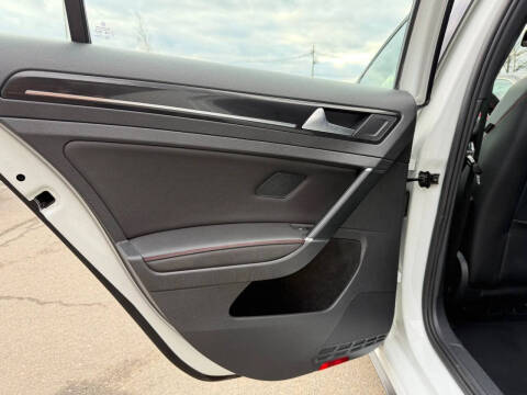 2017 Volkswagen Golf GTI