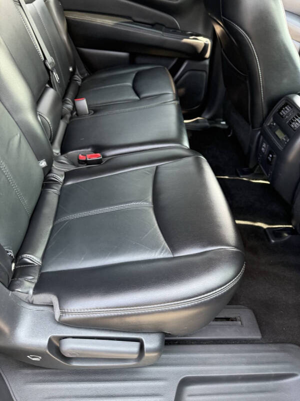 2018 Nissan Pathfinder SL