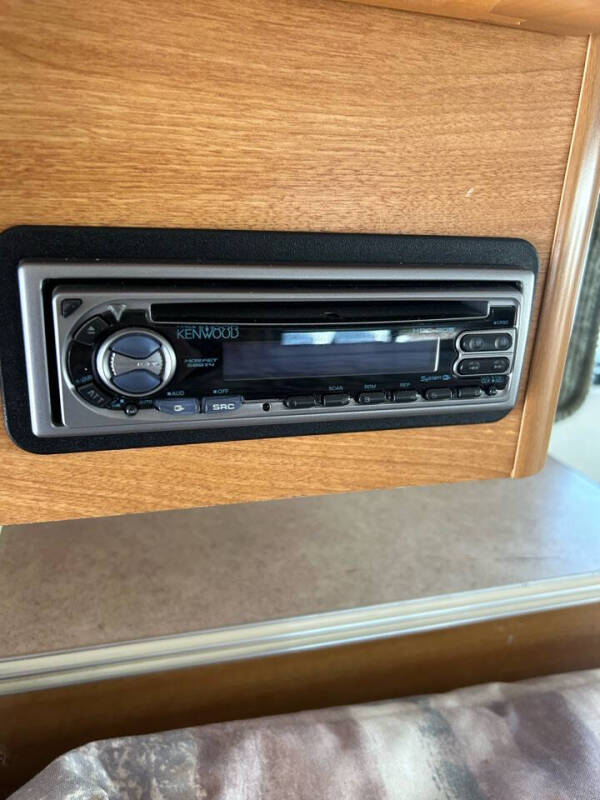 2005 Lance CAMPER 920