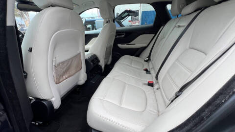 2017 Jaguar F-PACE 35t Prestige