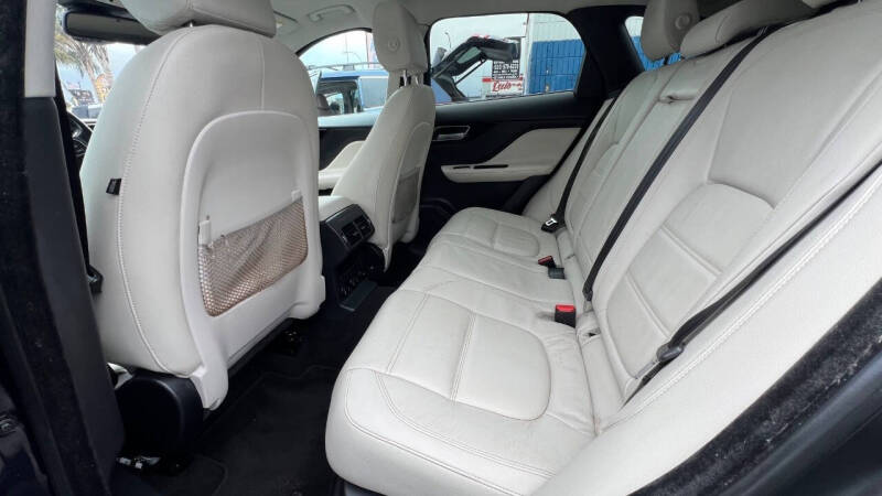 2017 Jaguar F-PACE 35t Prestige