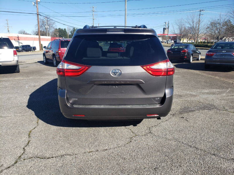 2015 Toyota Sienna LE 7-Passenger
