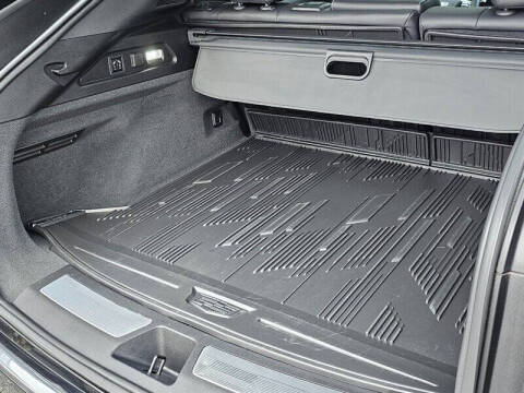 2024 Cadillac LYRIQ Luxury 3